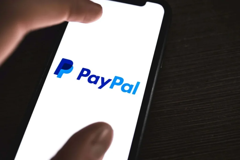 PayPal’s $PYUSD Stablecoin Supply Shrinks 31% From $4.2B ATH to $2.92B